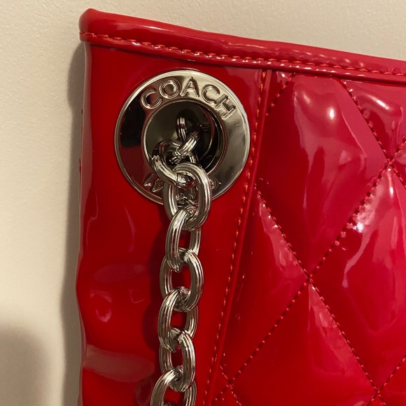 NEW! Coach shoulder bag. Red paten leather. Large. - Picture 4 of 6